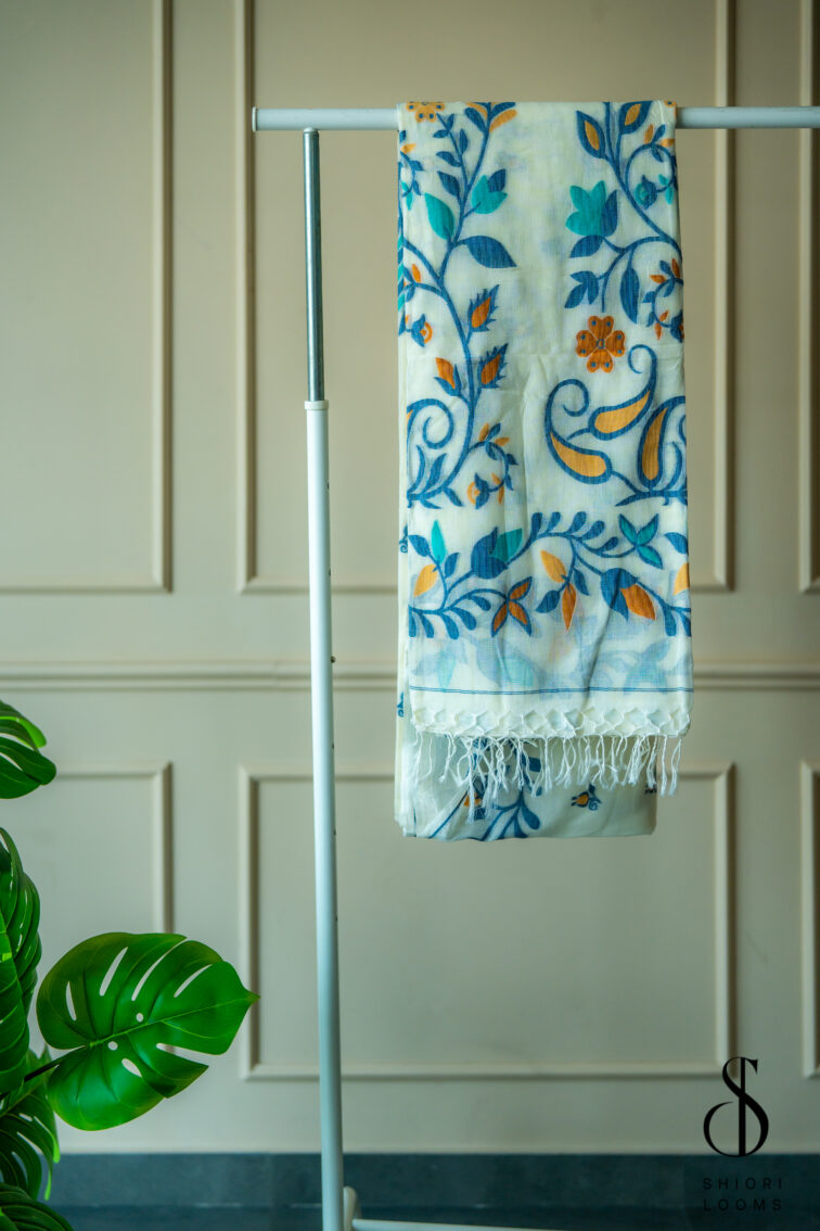 Handwoven pure cotton Jamdani saree in white