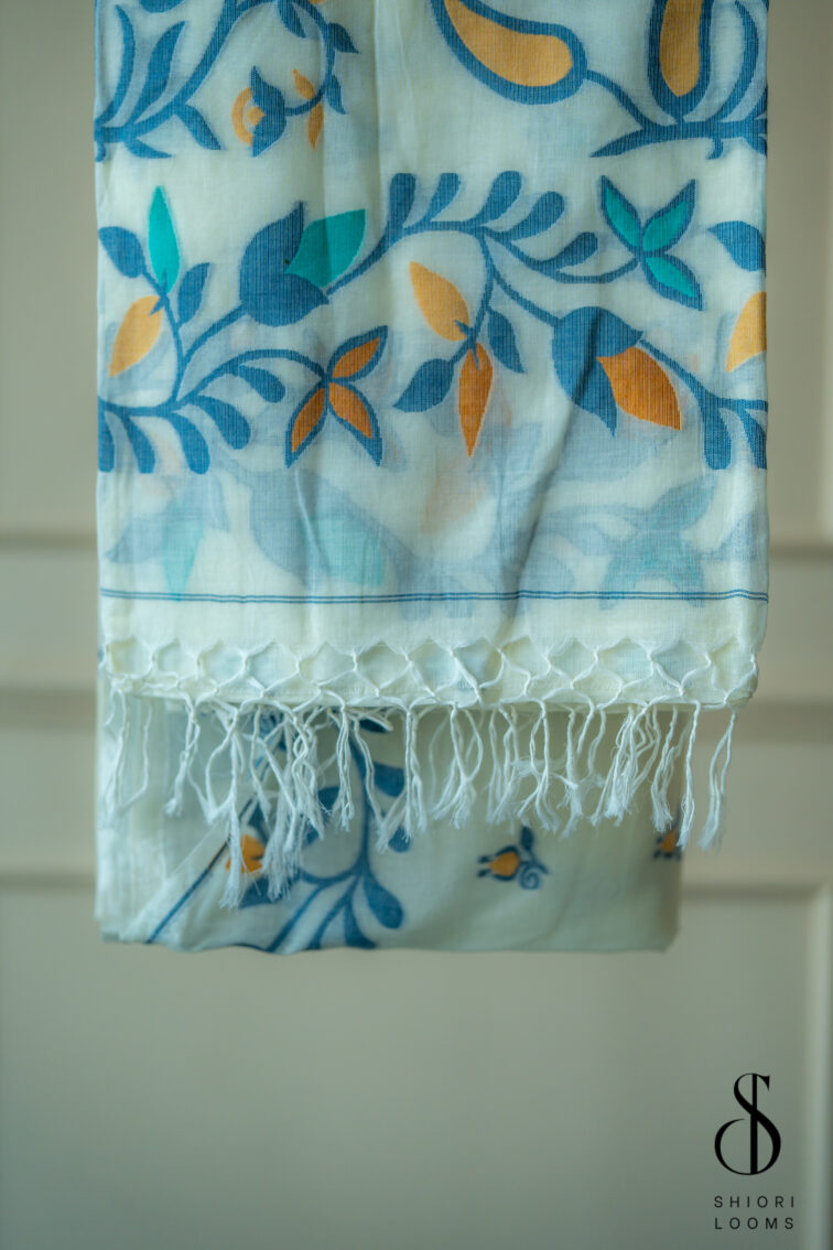 Handwoven pure cotton Jamdani saree in white