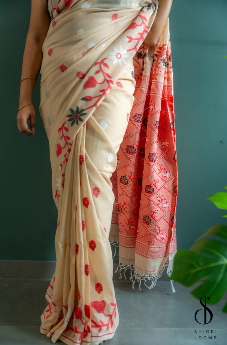 Handwoven pure cotton Jamdani saree in beige