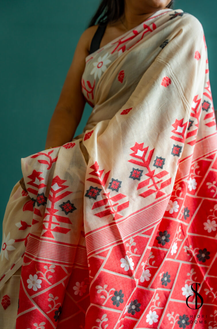 Handwoven pure cotton Jamdani saree in beige
