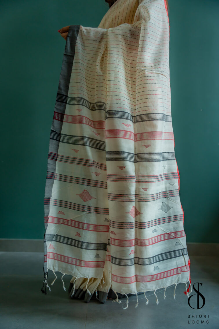 Handwoven Pure cotton saree in Beige with Kantha weave