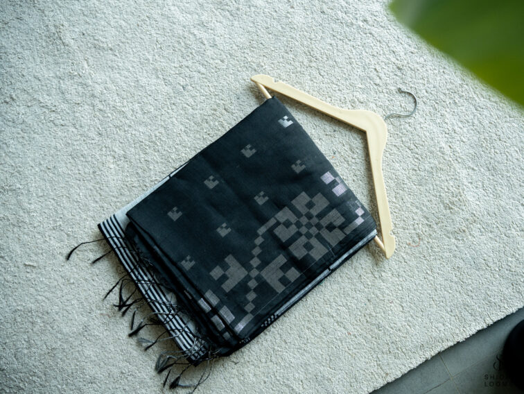 Handwoven cotton silk Jamdani saree in black and grey