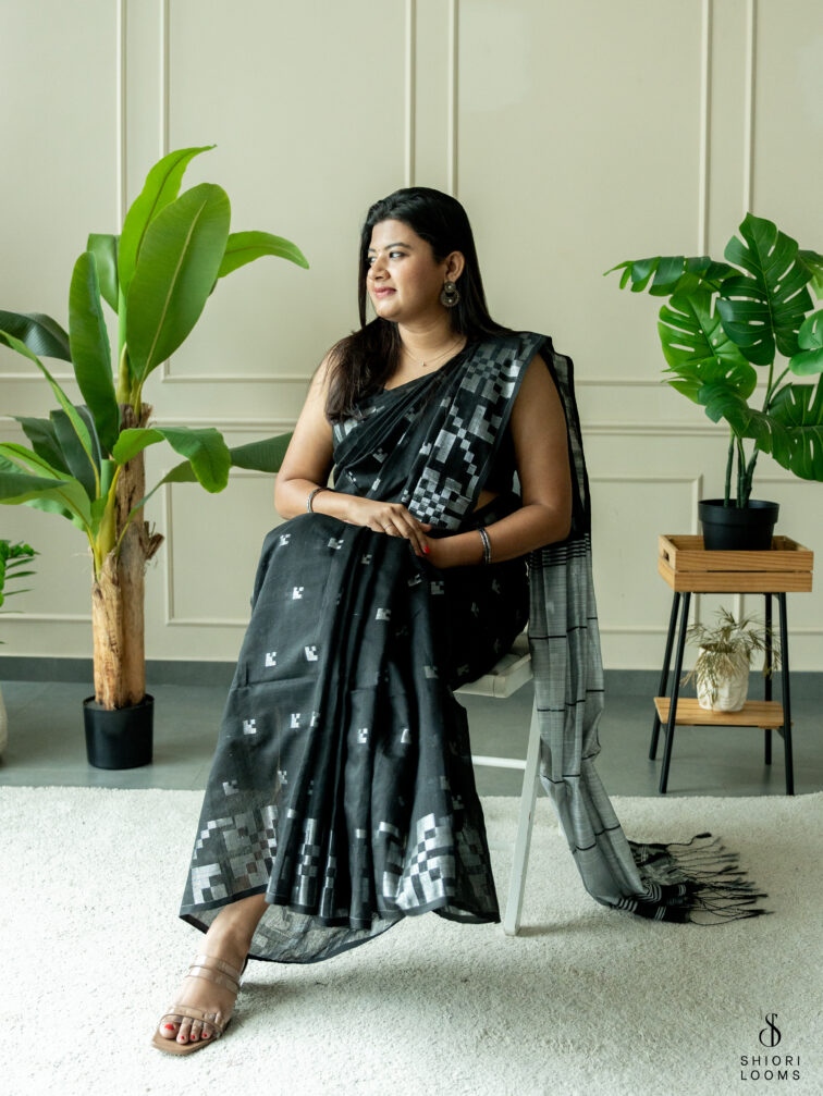 Handwoven cotton silk Jamdani saree in black and grey