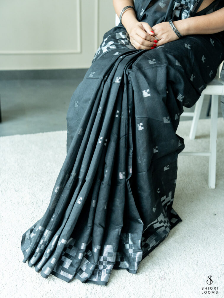 Handwoven cotton silk Jamdani saree in black and grey