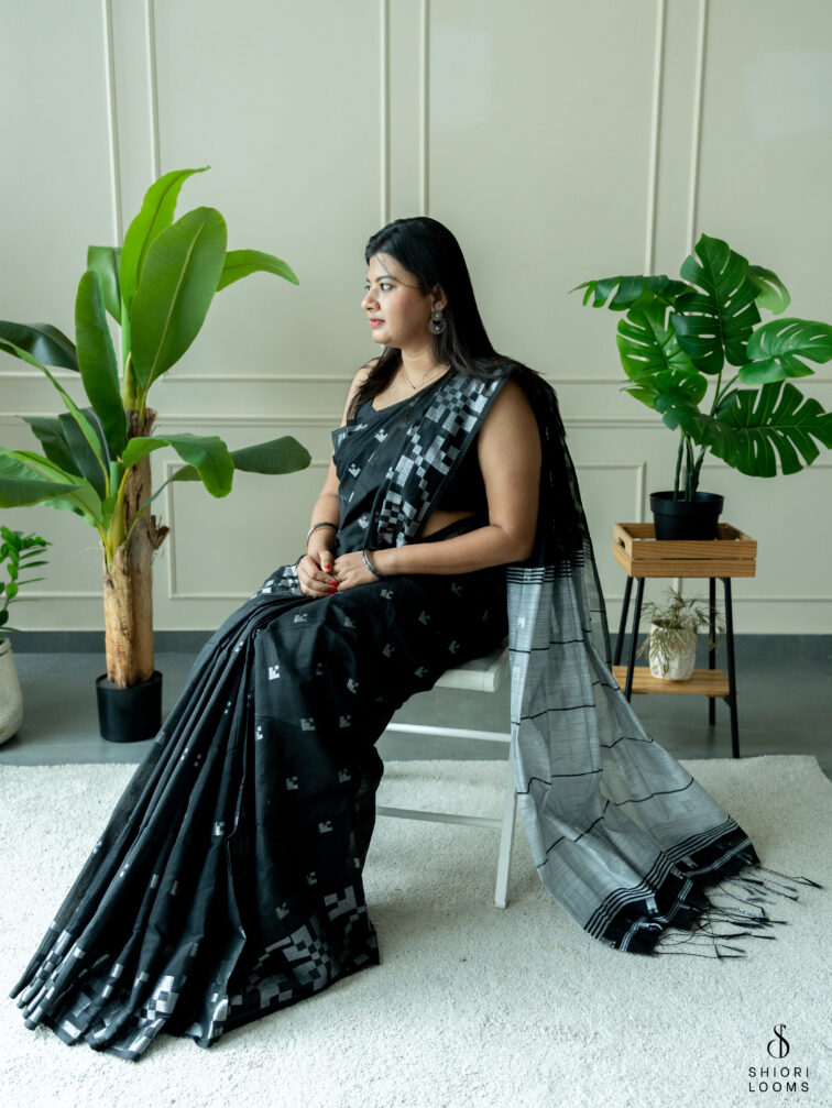 Handwoven cotton silk Jamdani saree in black and grey