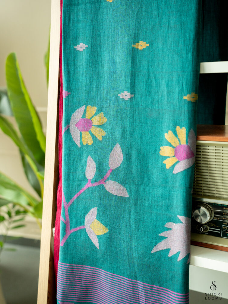 Handwoven Pure cotton Jamdani saree in dark green