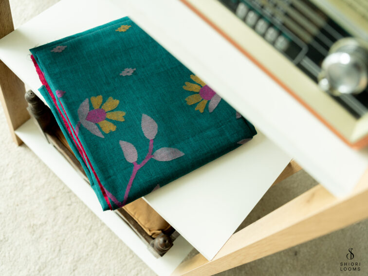 Handwoven Pure cotton Jamdani saree in dark green
