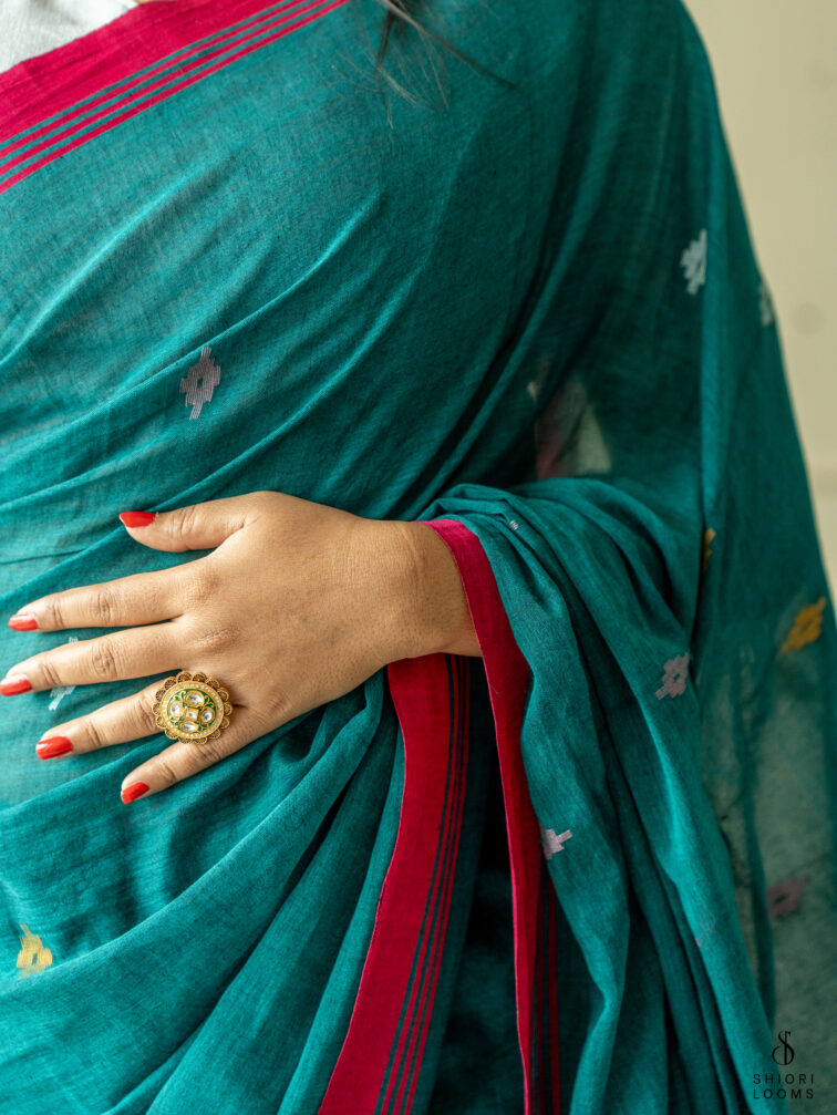Handwoven Pure cotton Jamdani saree in dark green