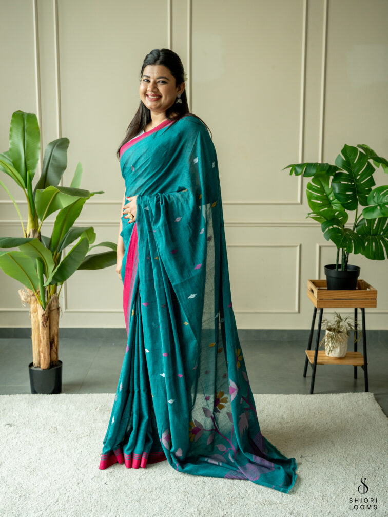 Handwoven Pure cotton Jamdani saree in dark green