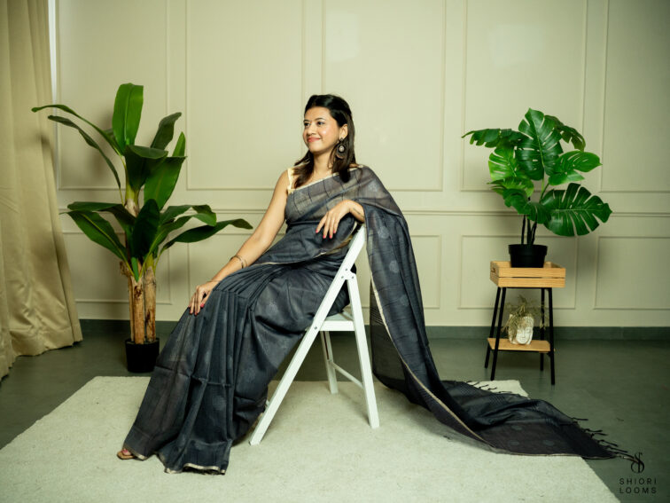 Handwoven Matka silk saree in navy blue