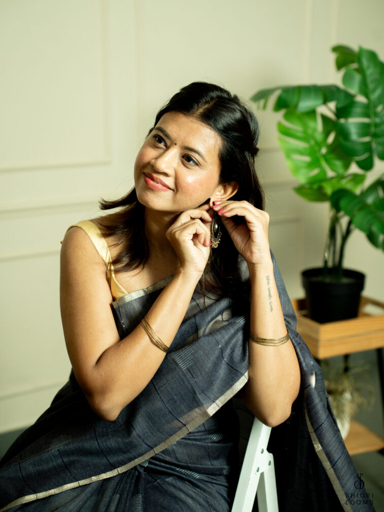 Handwoven Matka silk saree in navy blue
