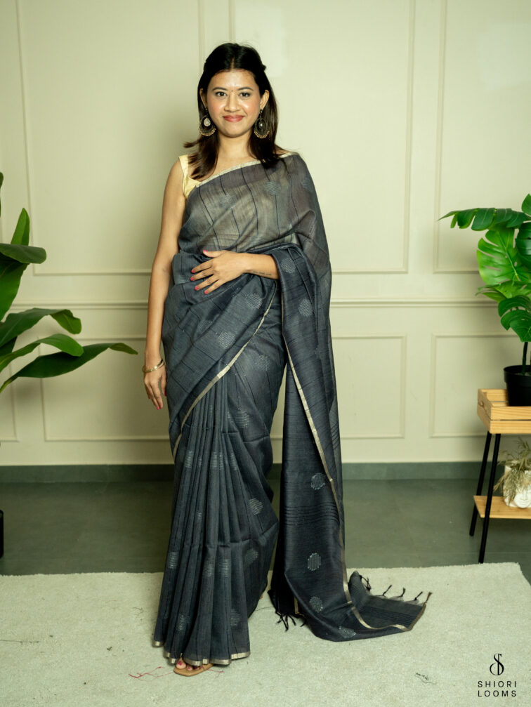 Handwoven Matka silk saree in navy blue