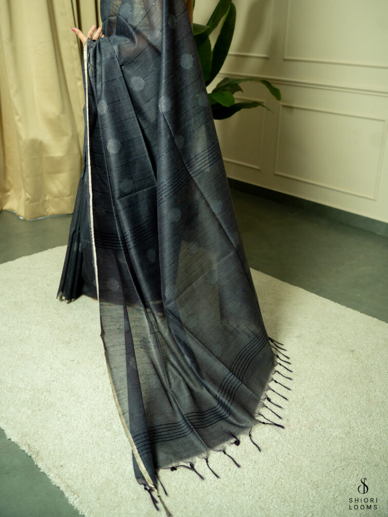 Handwoven Matka silk saree in navy blue