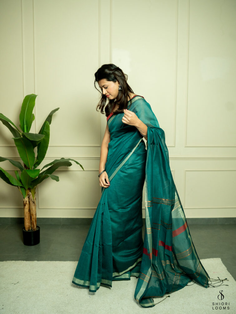 Handwoven Cotton silk saree in Dark Green