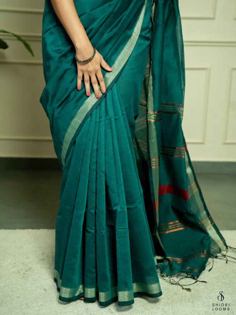 Handwoven Cotton silk saree in Dark Green
