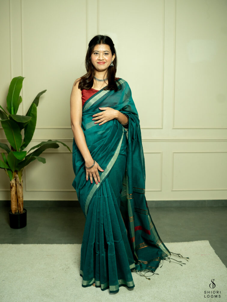 Handwoven Cotton silk saree in Dark Green