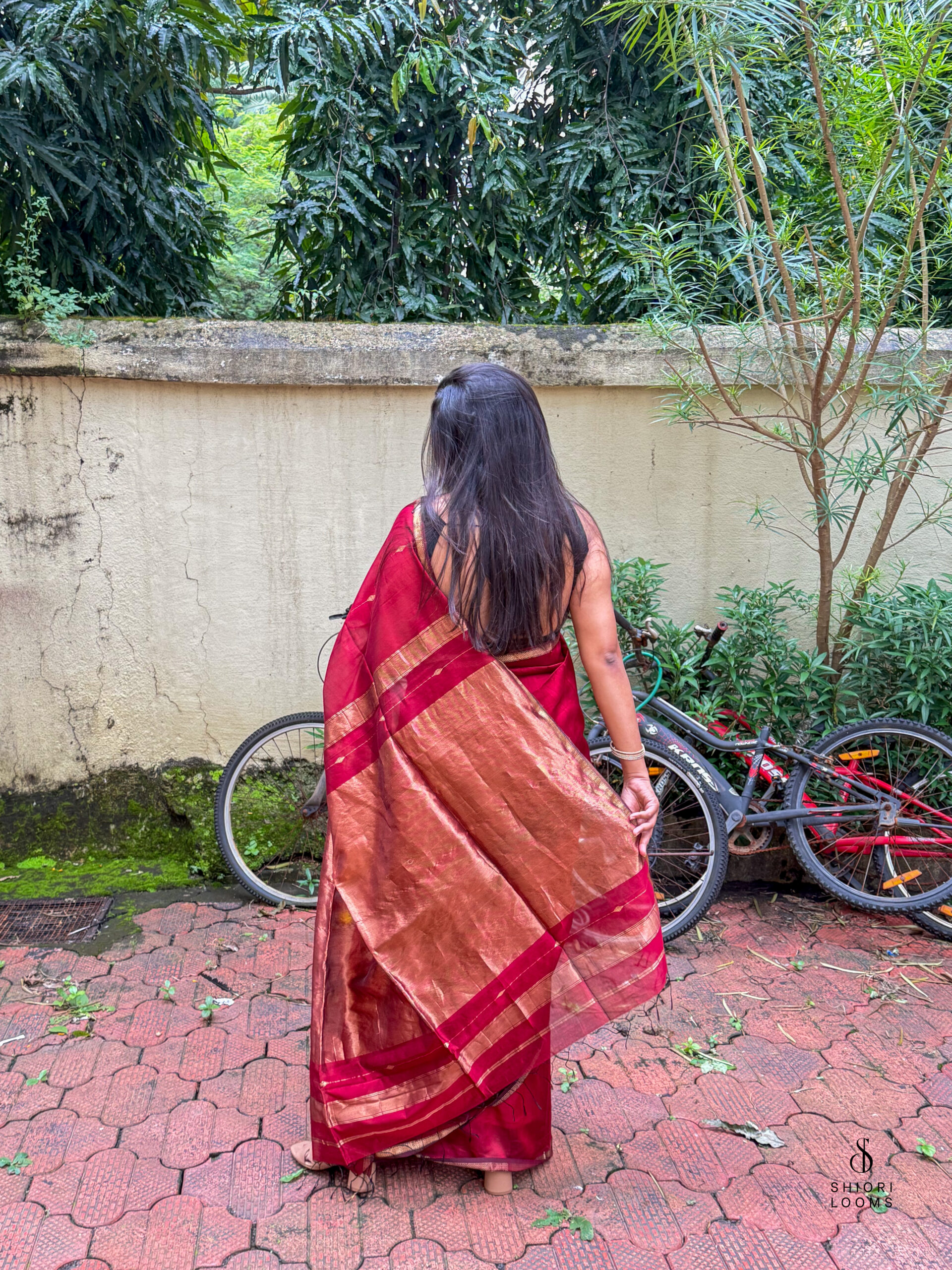 Handwoven Silk Cotton Maheshwari Saree in Maroon