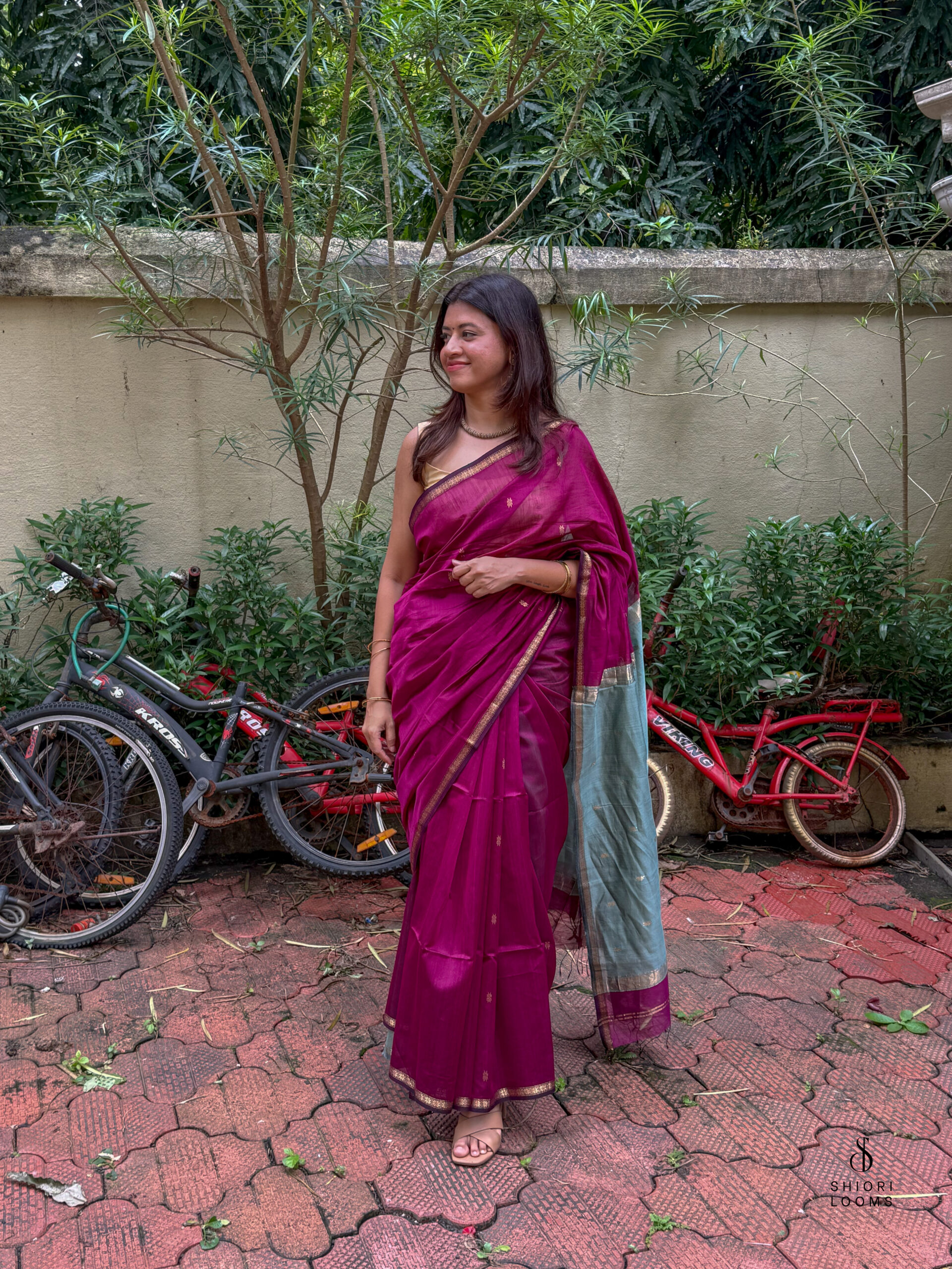 Handwoven Silk Cotton Maheshwari Saree in Pink with Blue Pallu