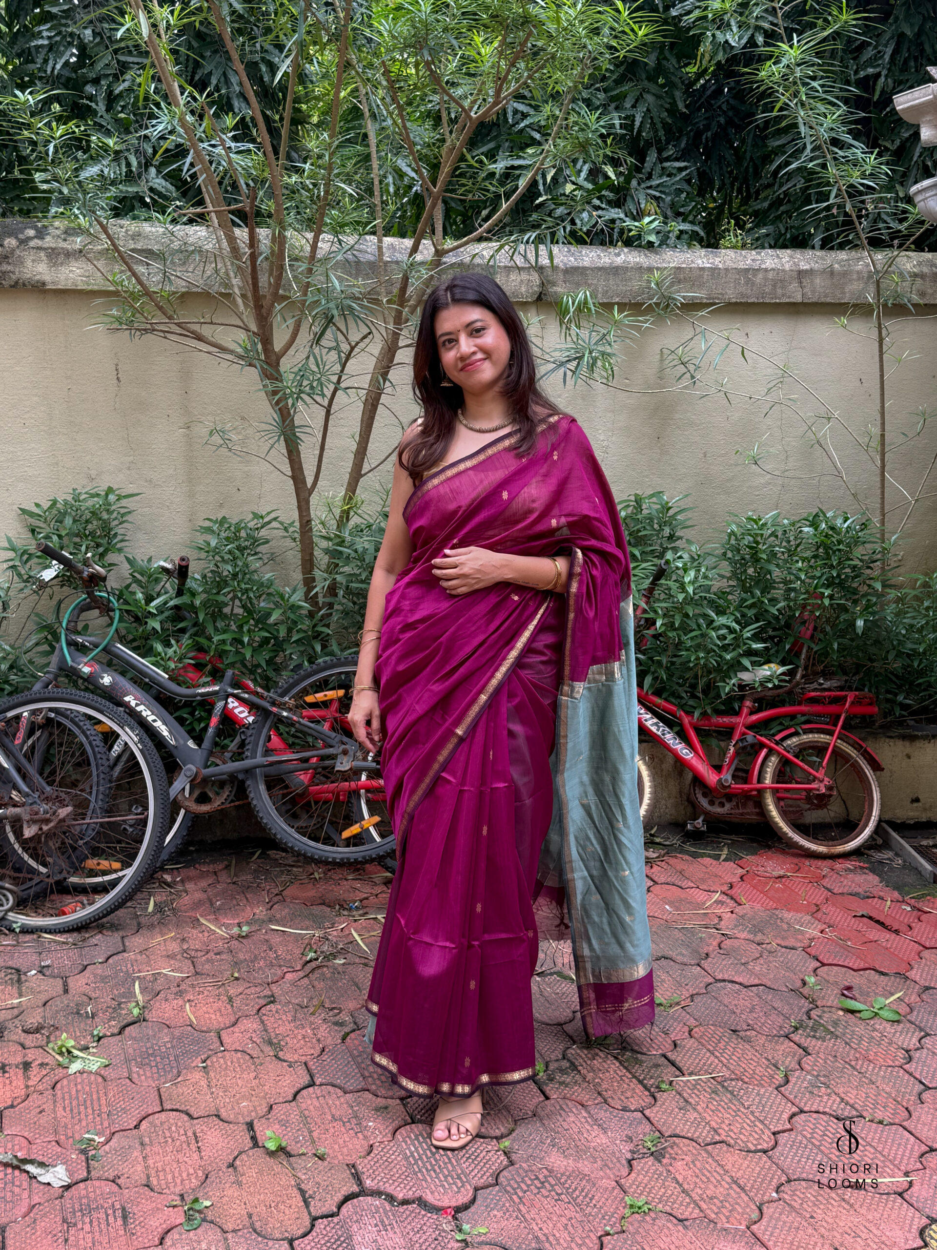 Handwoven Silk Cotton Maheshwari Saree in Pink with Blue Pallu