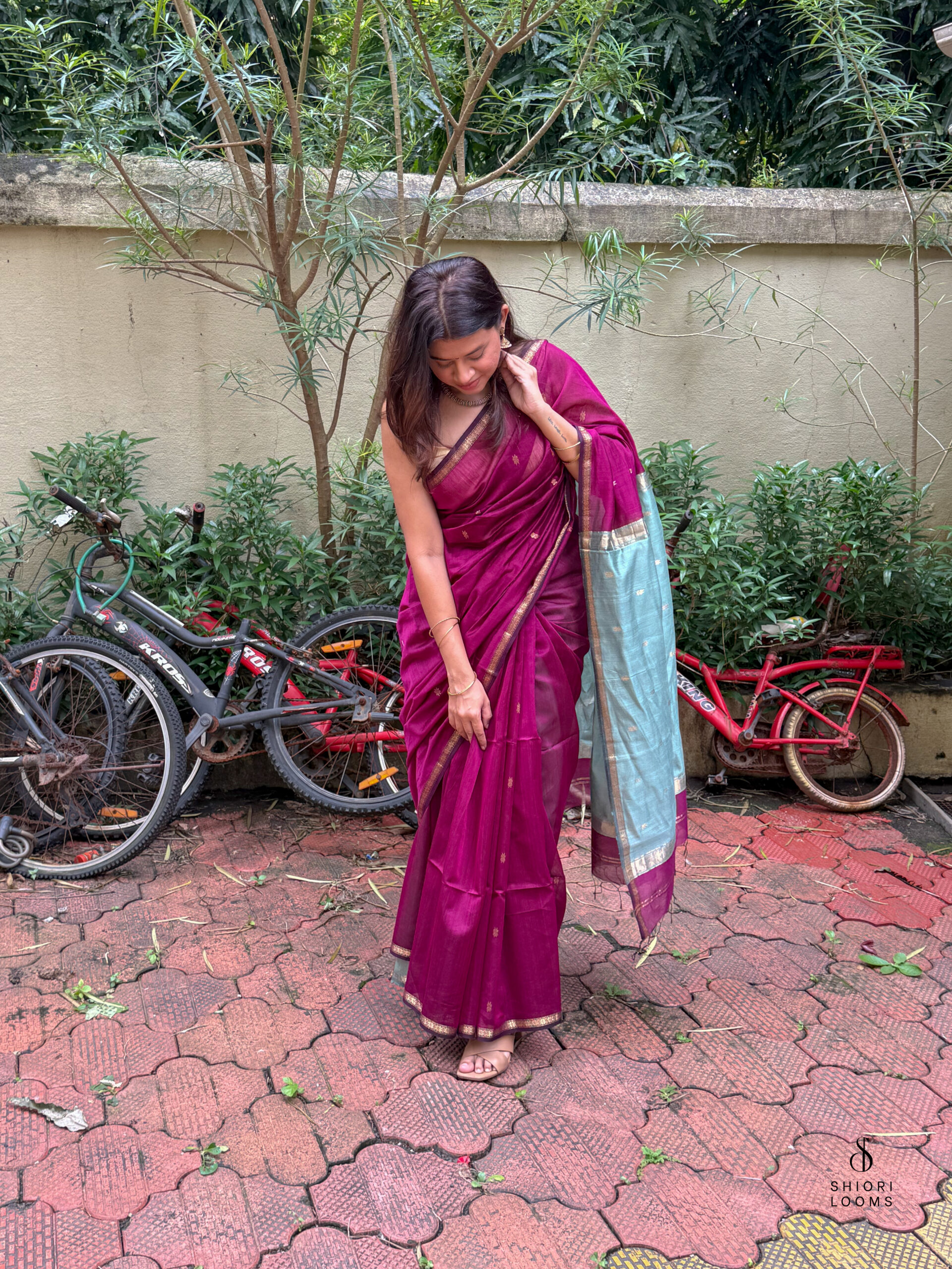 Handwoven Silk Cotton Maheshwari Saree in Pink with Blue Pallu