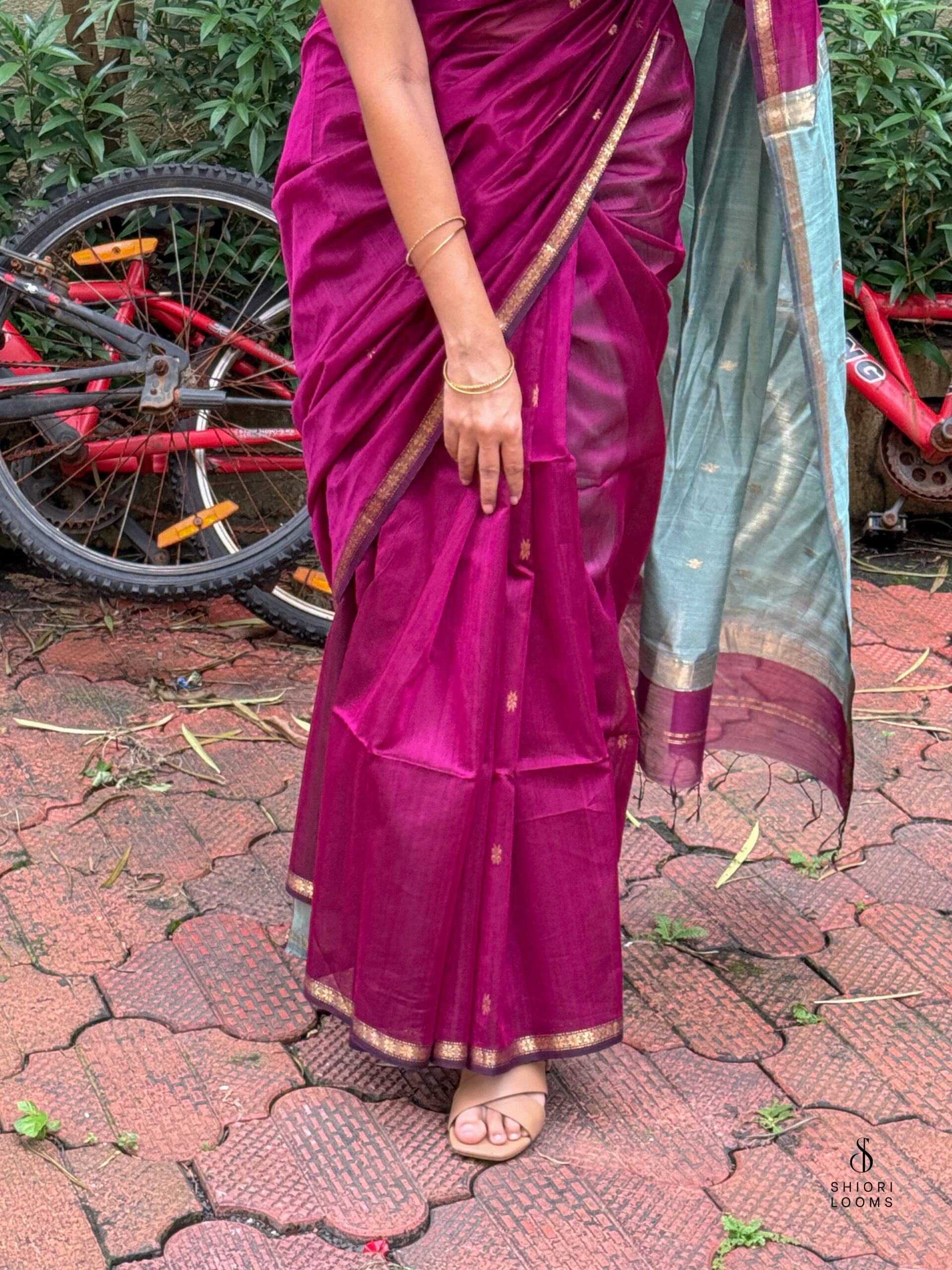 Handwoven Silk Cotton Maheshwari Saree in Pink with Blue Pallu