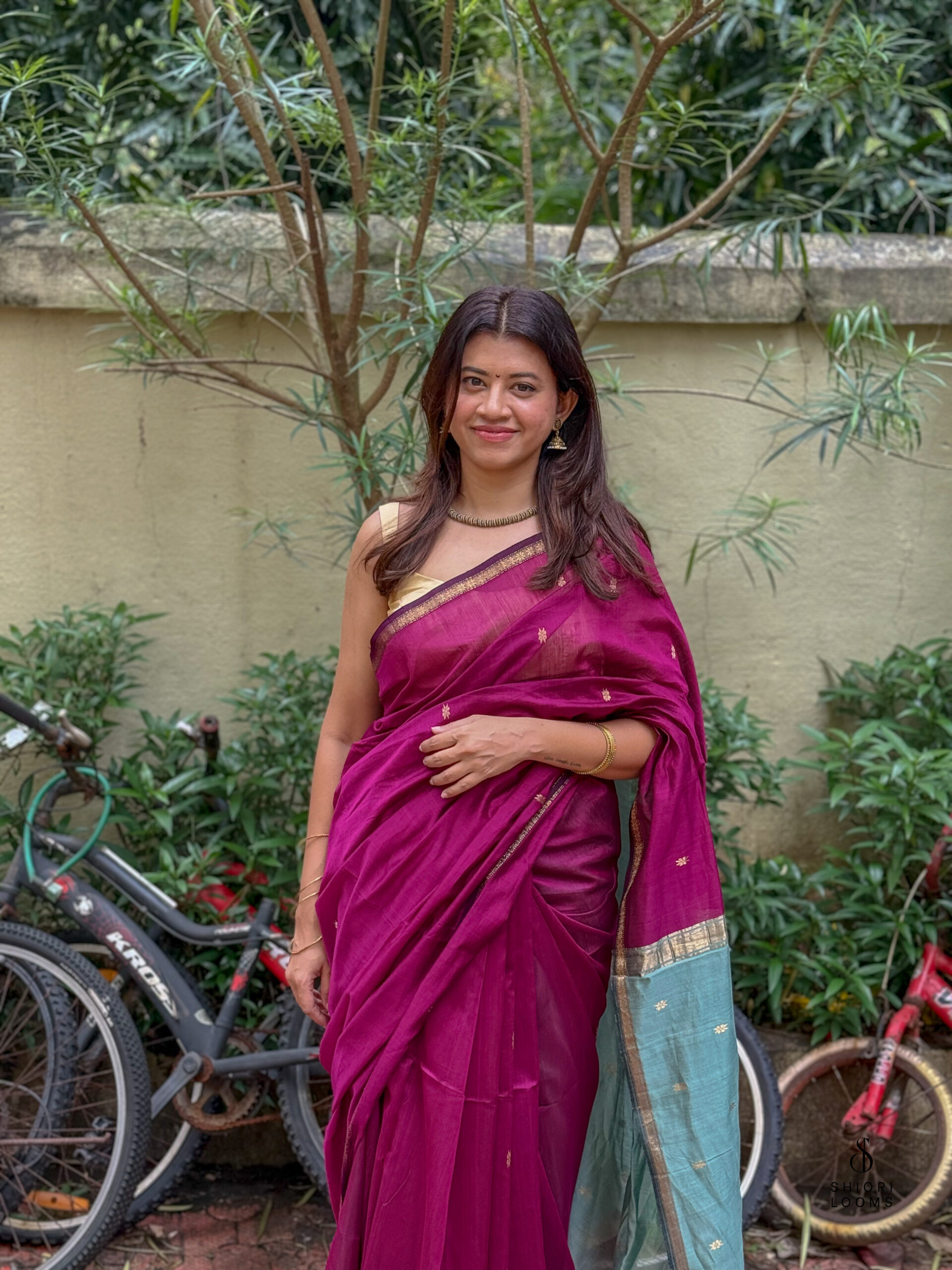 Handwoven Silk Cotton Maheshwari Saree in Pink with Blue Pallu