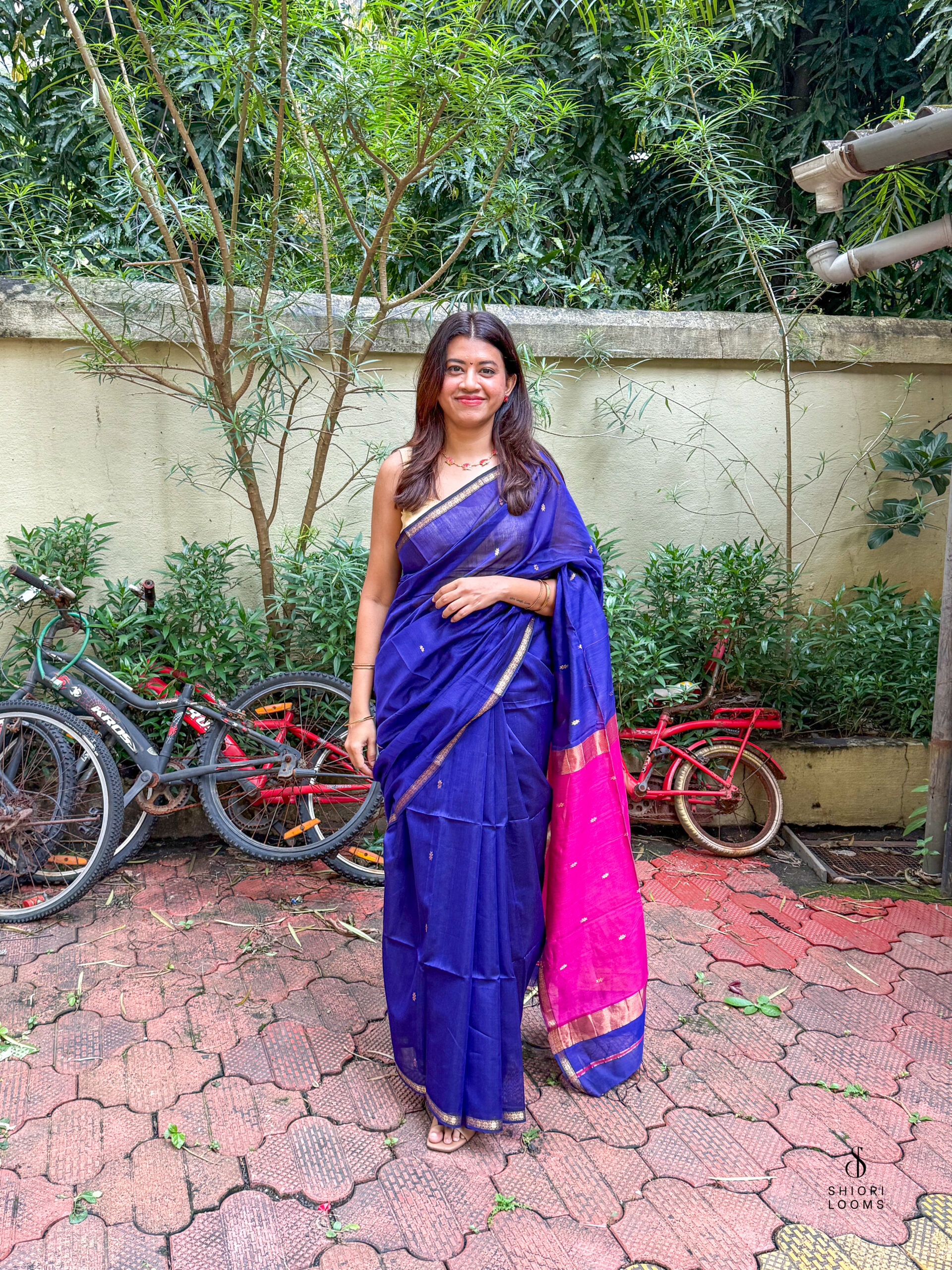 Handwoven Silk Cotton Maheshwari Saree in Violet with pink pallu