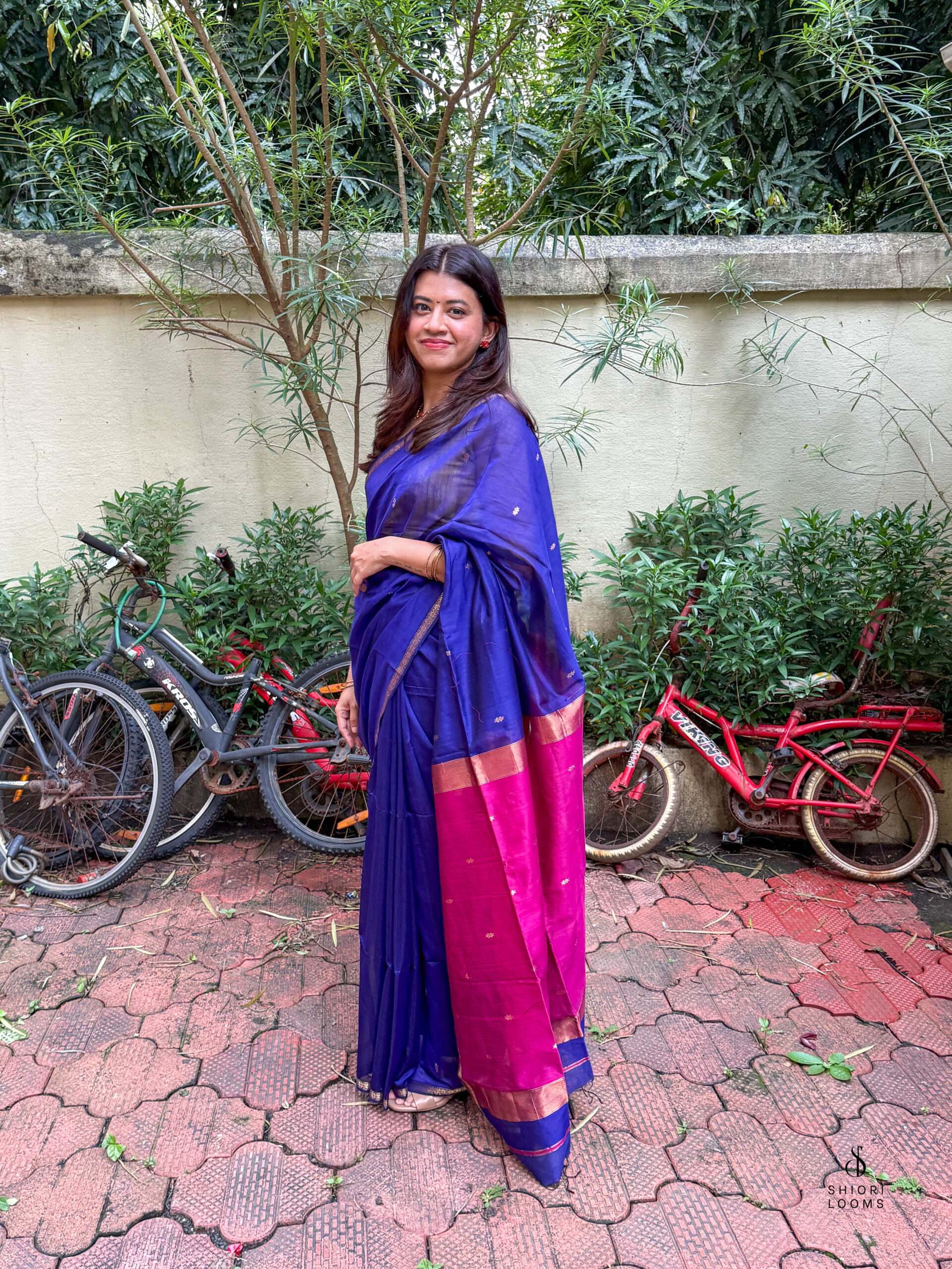 Handwoven Silk Cotton Maheshwari Saree in Violet with pink pallu