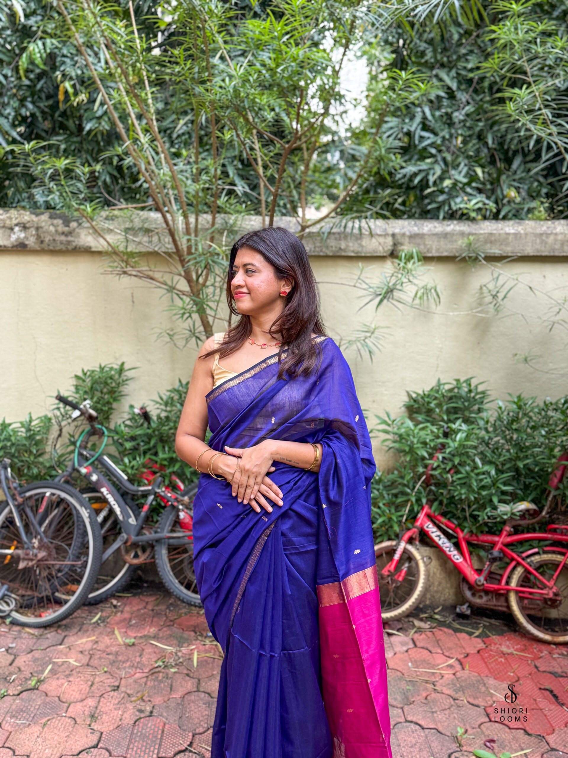Handwoven Silk Cotton Maheshwari Saree in Violet with pink pallu