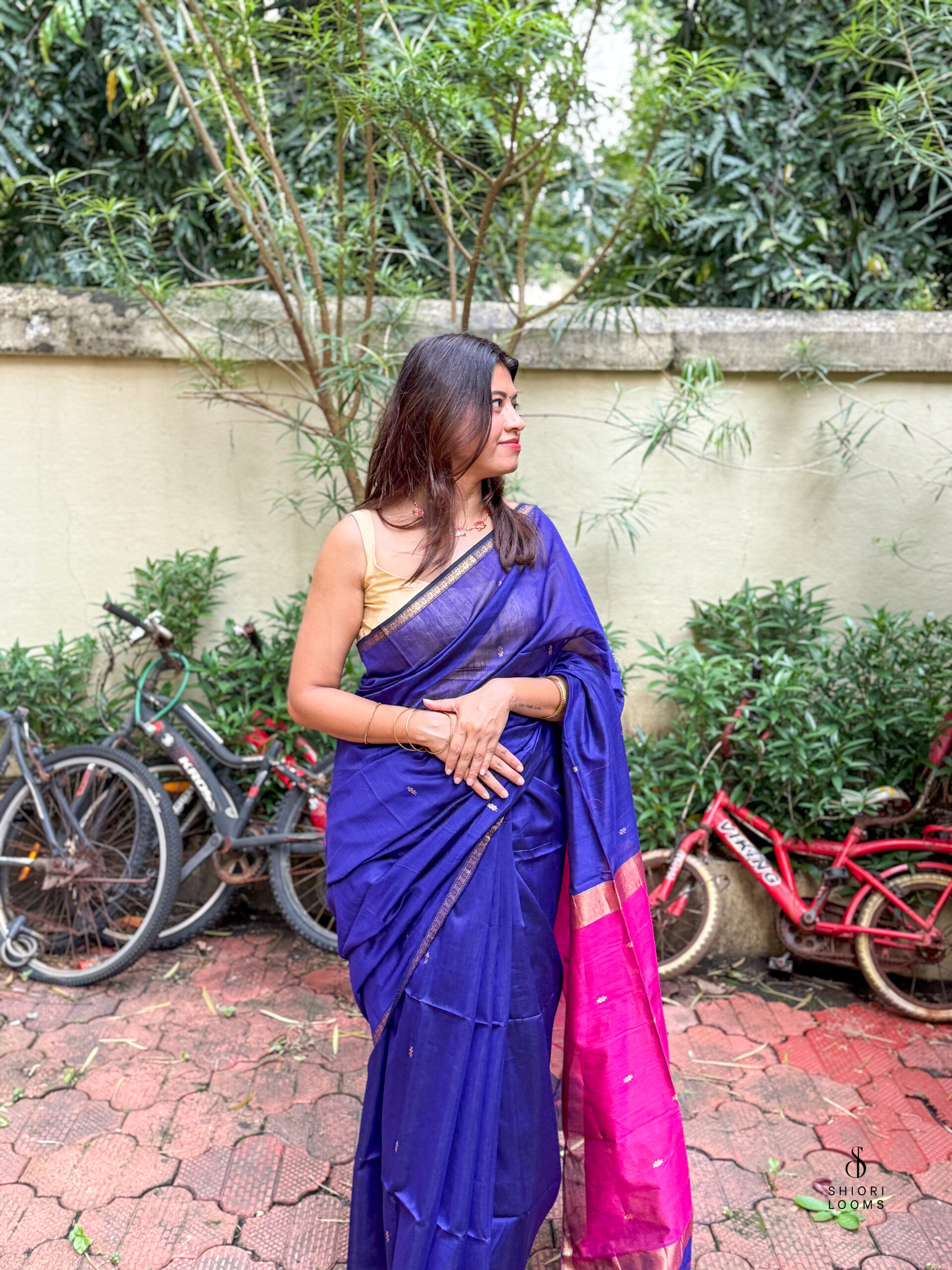 Handwoven Silk Cotton Maheshwari Saree in Violet with pink pallu
