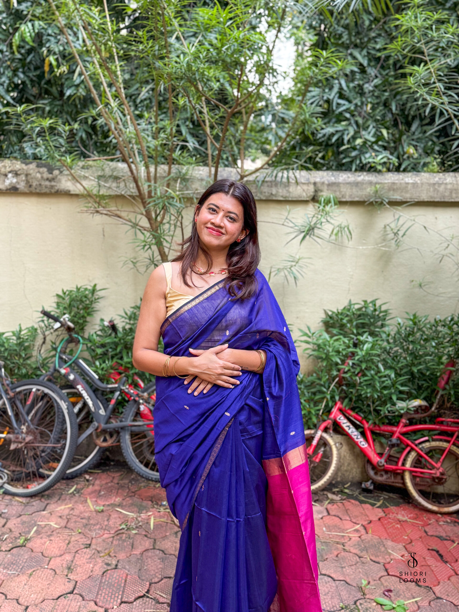 Handwoven Silk Cotton Maheshwari Saree in Violet with pink pallu