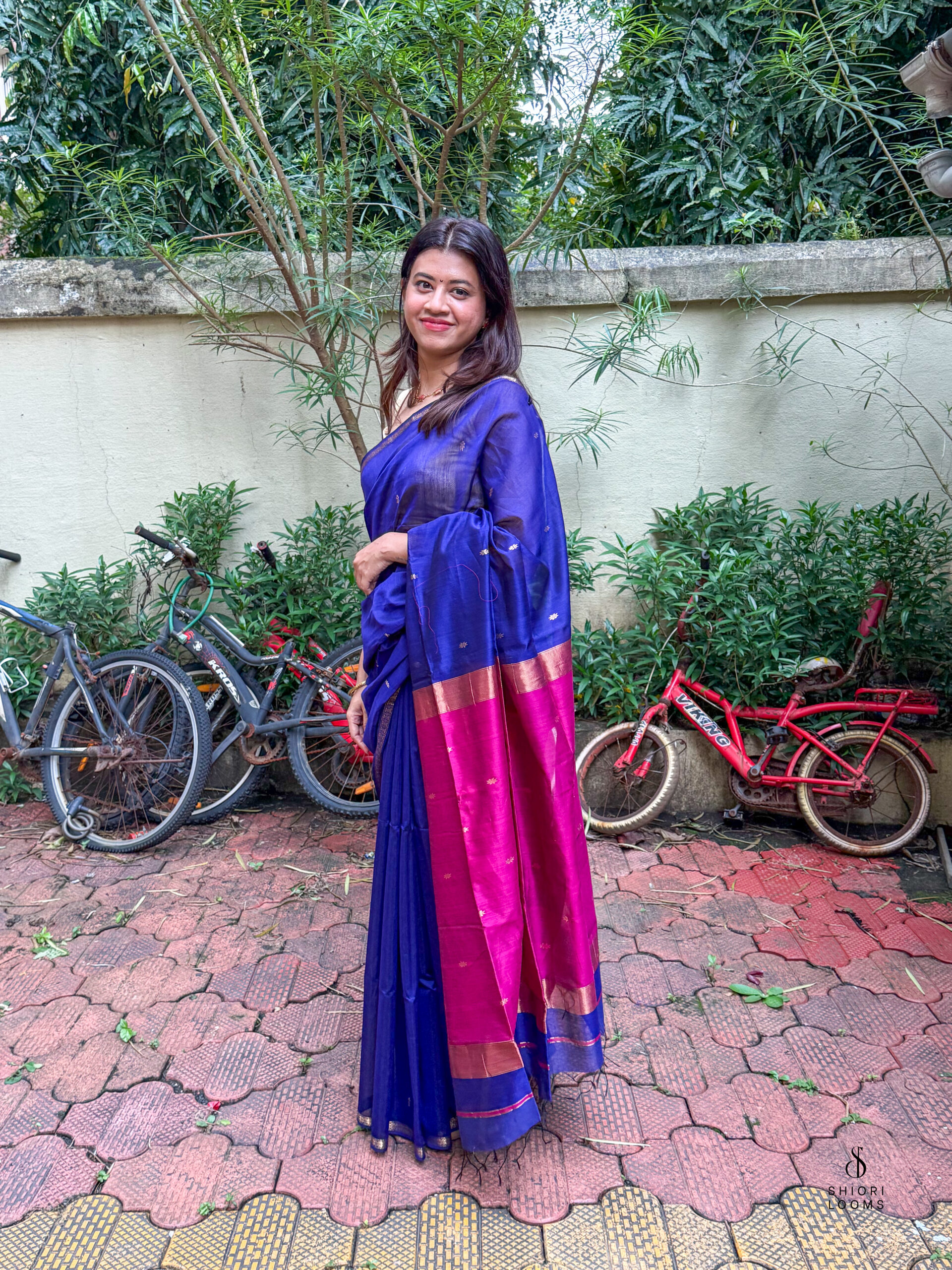 Handwoven Silk Cotton Maheshwari Saree in Violet with pink pallu