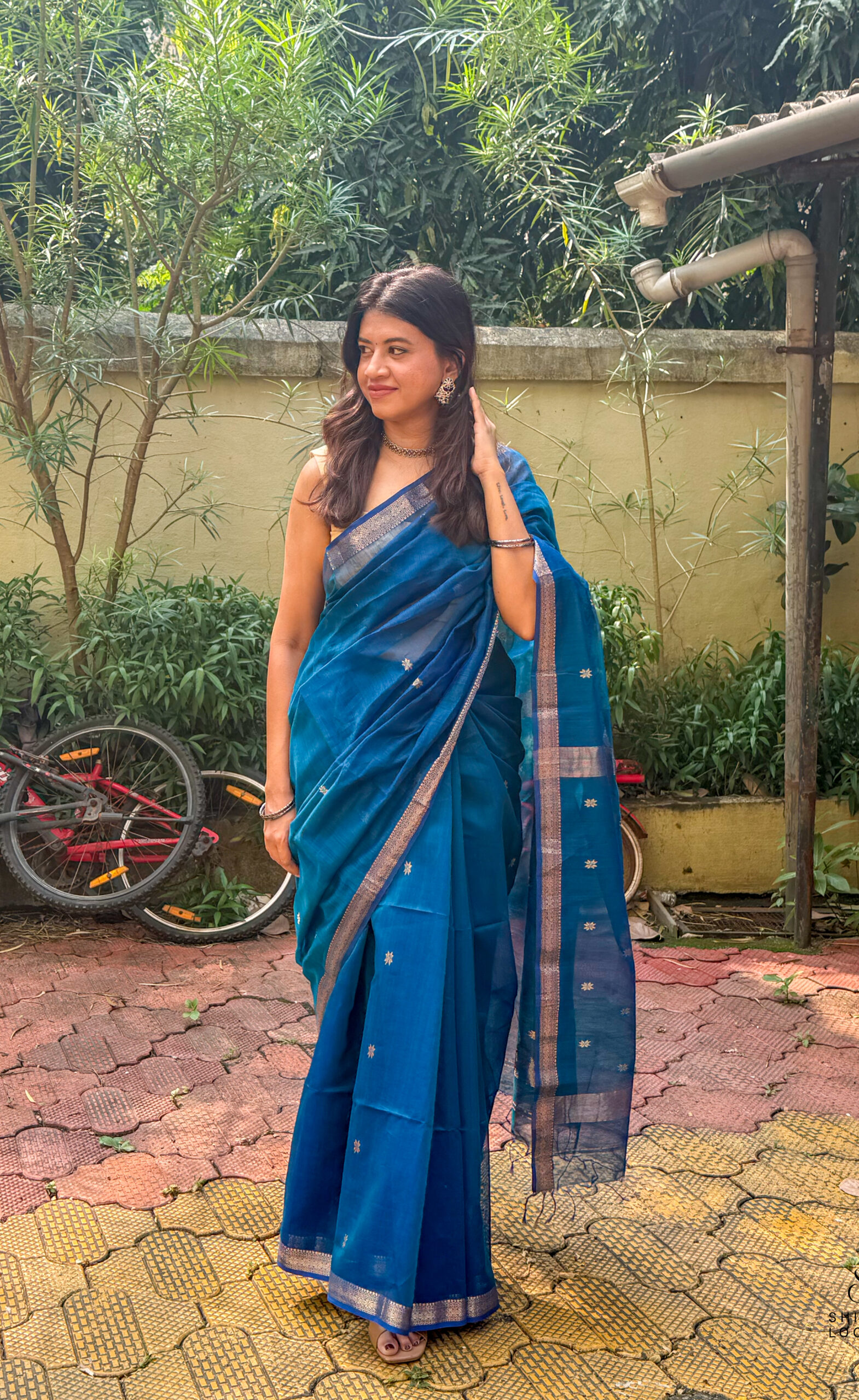 Handwoven Silk Cotton Maheshwari Saree in Peacock Blue