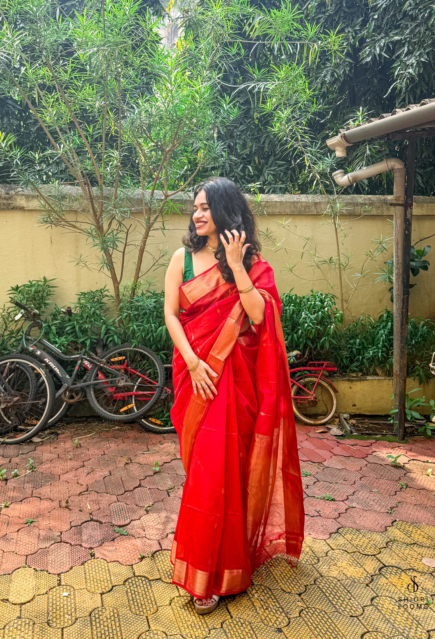Handwoven Silk Cotton Maheshwari Saree in Shaded Red