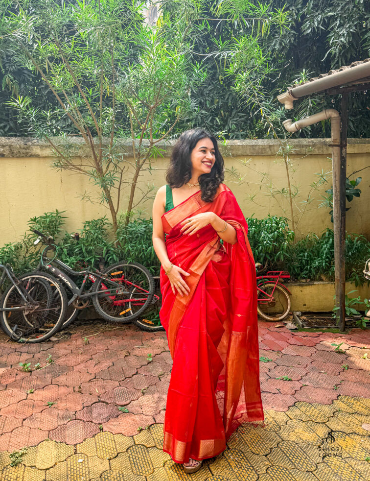 Handwoven Silk Cotton Maheshwari Saree in Shaded Red