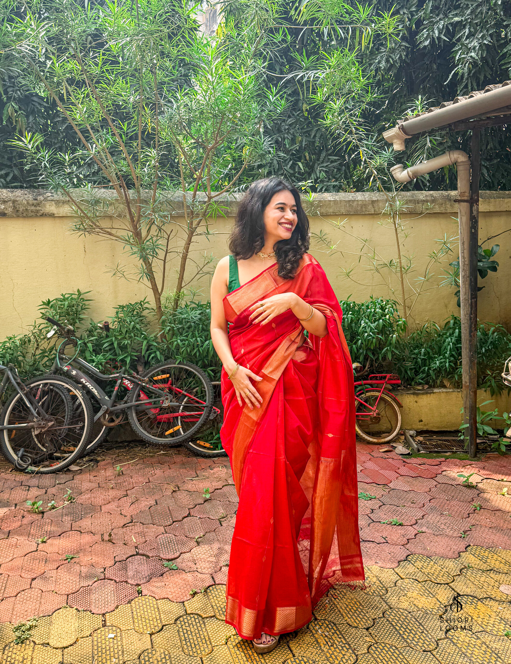 Handwoven Silk Cotton Maheshwari Saree in Shaded Red