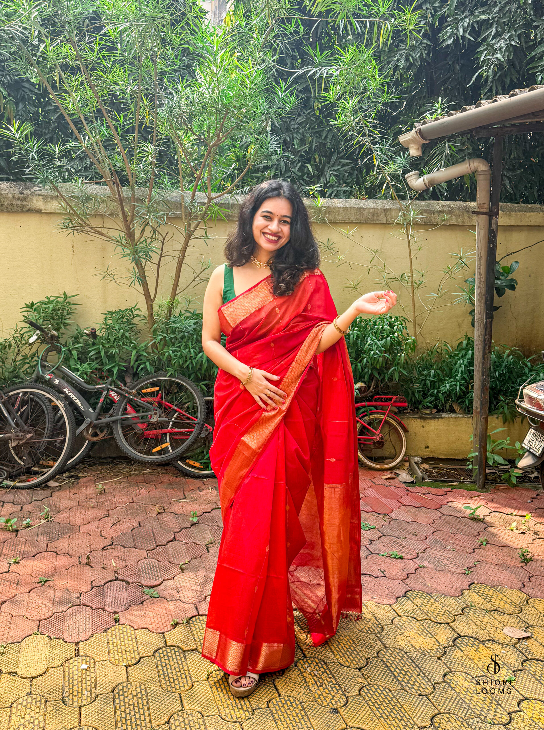 Handwoven Silk Cotton Maheshwari Saree in Shaded Red