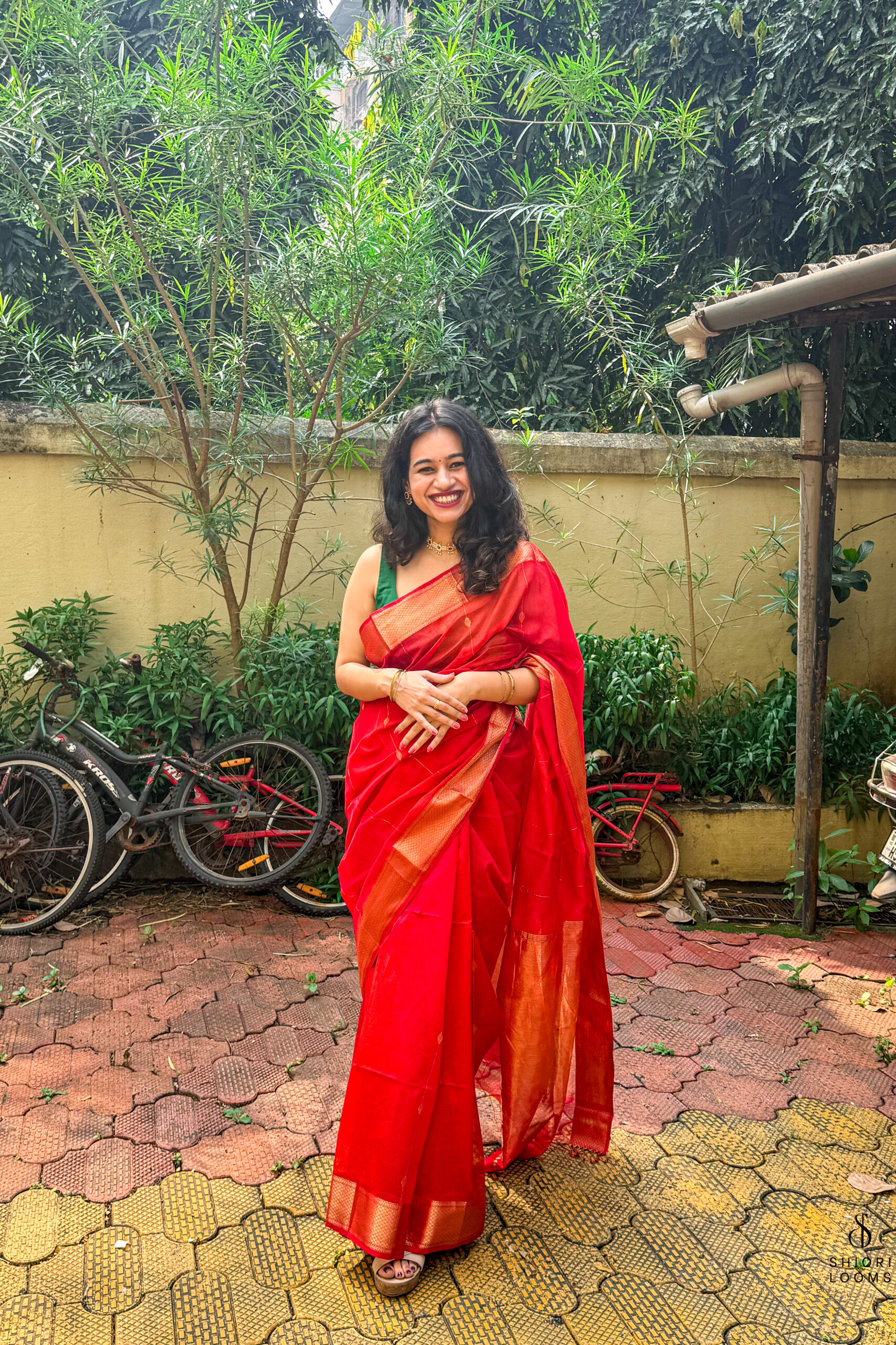 Handwoven Silk Cotton Maheshwari Saree in Shaded Red