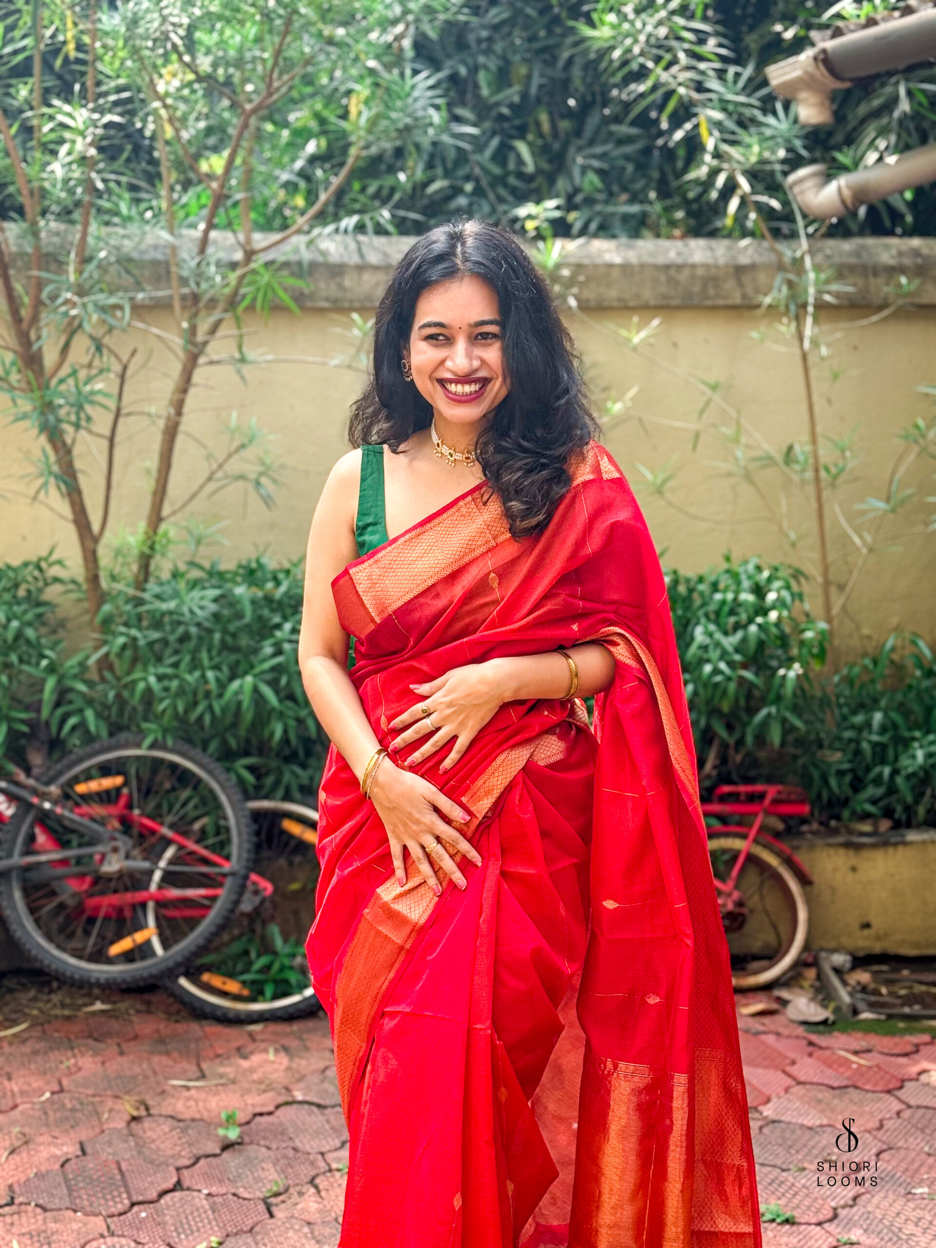 Handwoven Silk Cotton Maheshwari Saree in Shaded Red