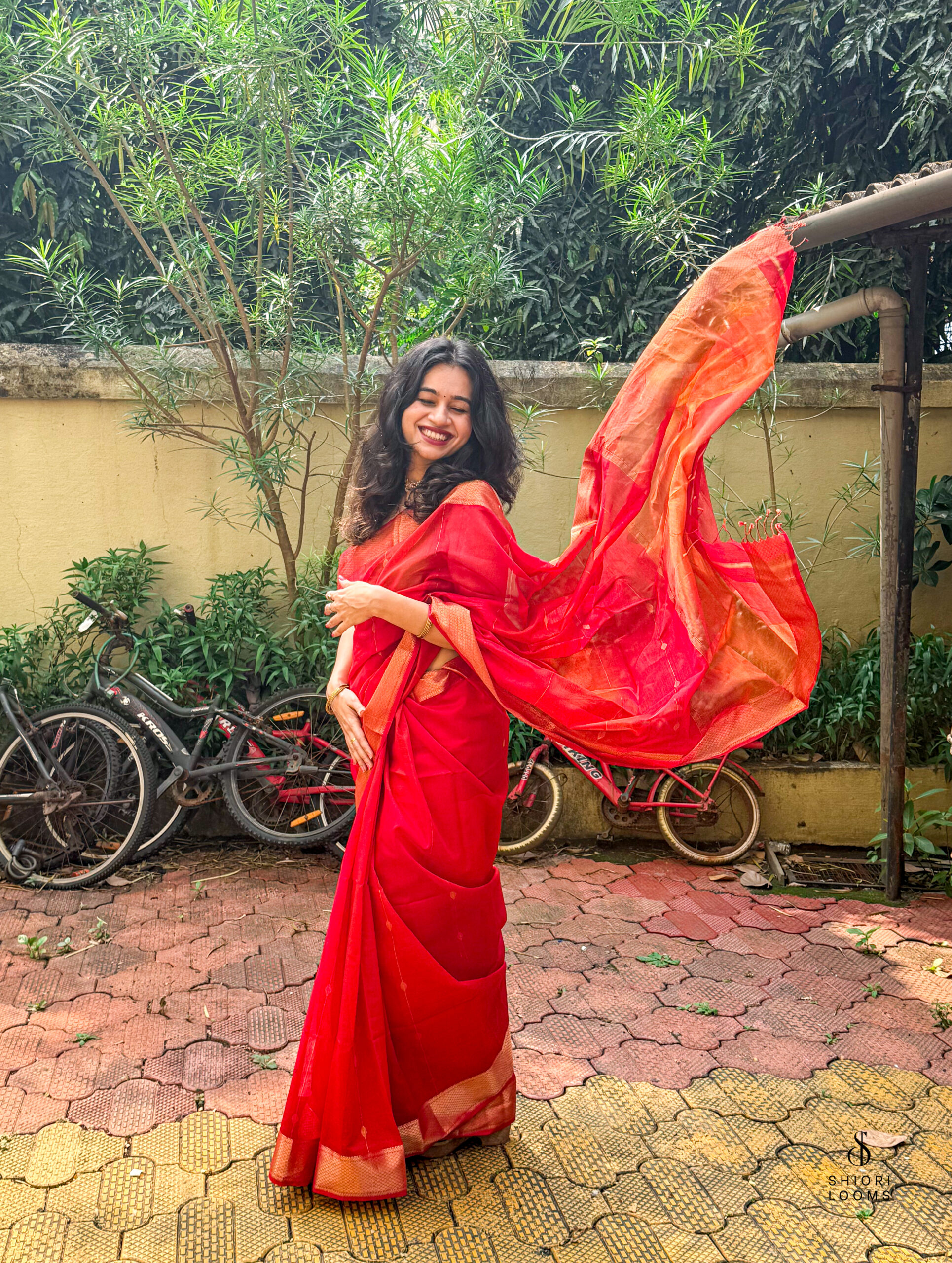 Handwoven Silk Cotton Maheshwari Saree in Shaded Red