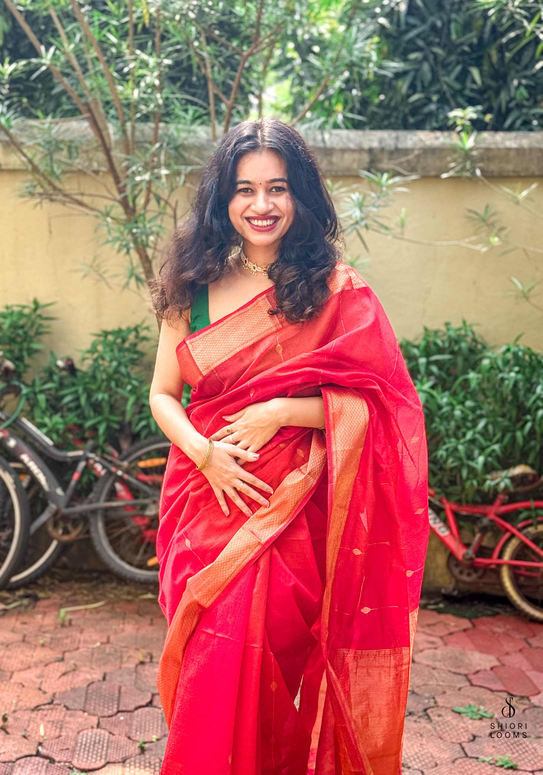 Handwoven Silk Cotton Maheshwari Saree in Shaded Red