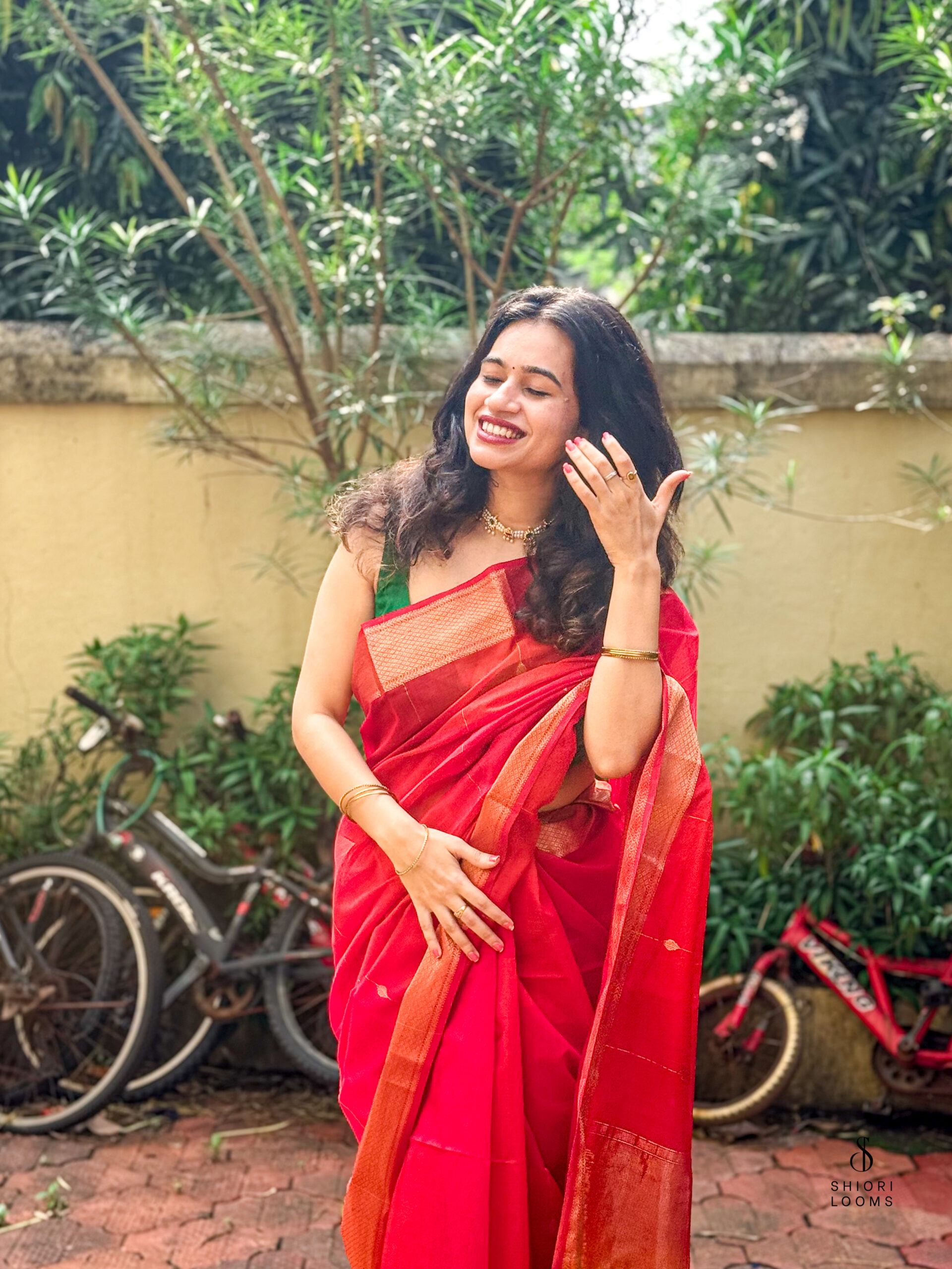 Handwoven Silk Cotton Maheshwari Saree in Shaded Red