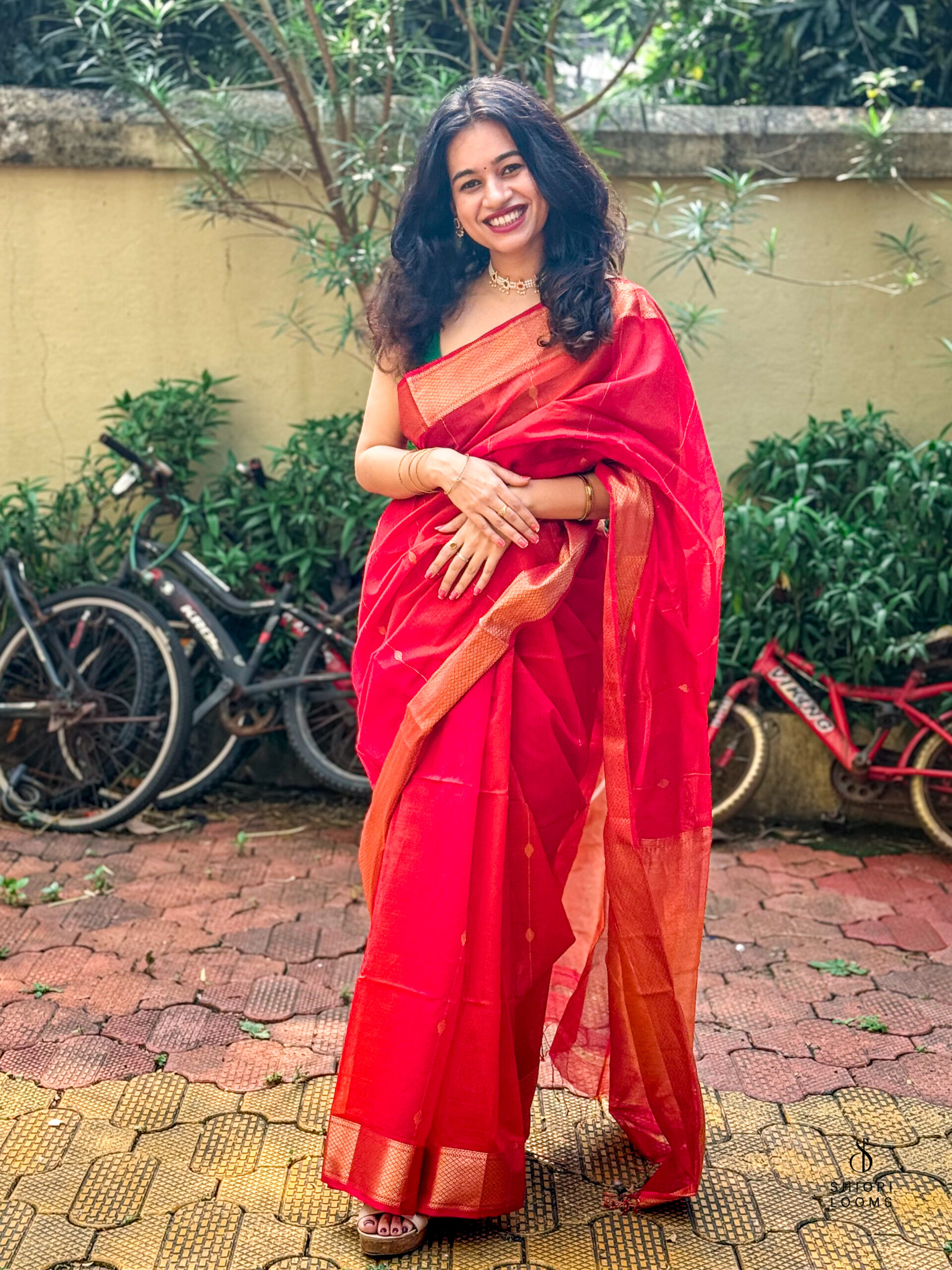 Handwoven Silk Cotton Maheshwari Saree in Shaded Red