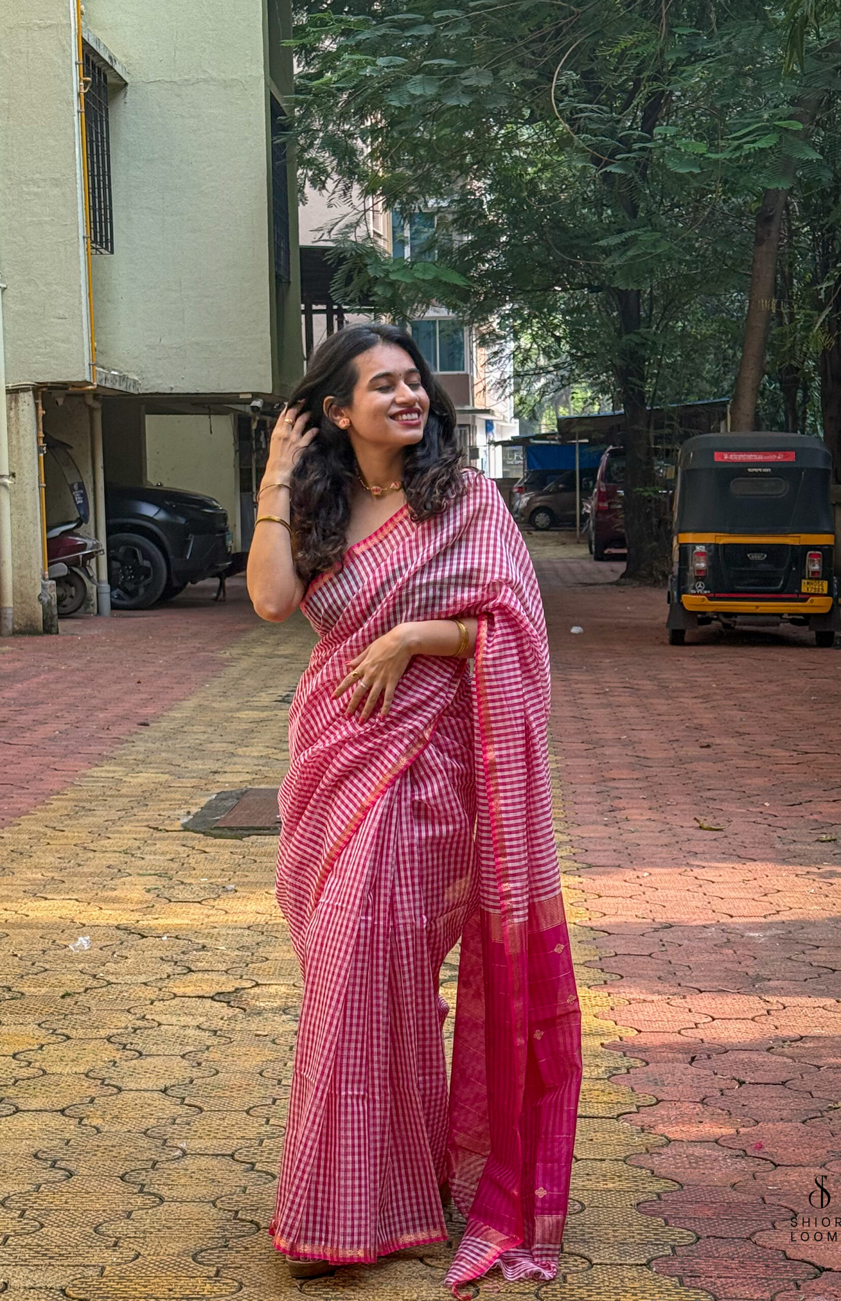 Handwoven Silk Cotton Maheshwari Saree in Pink and White Checks