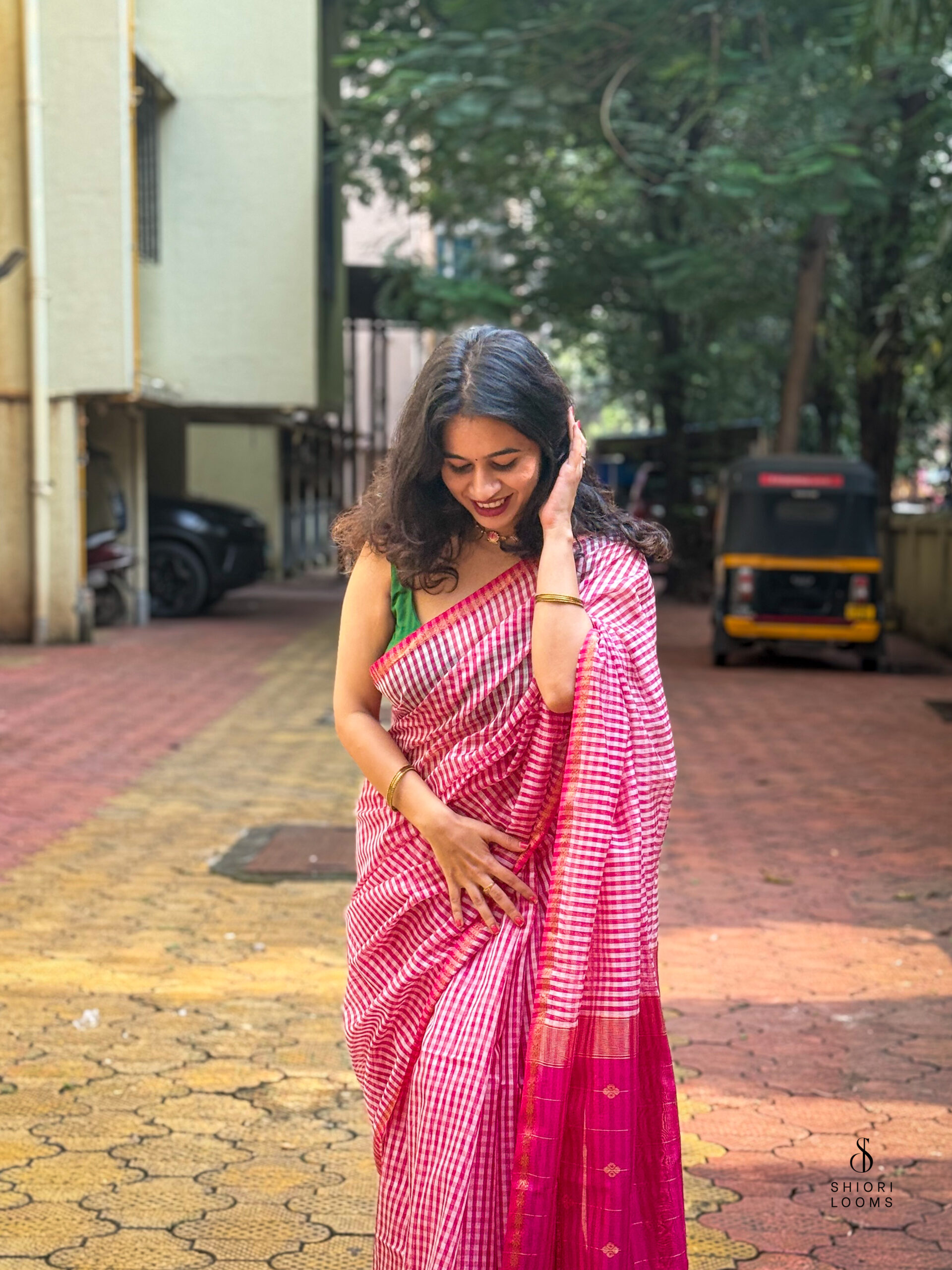 Handwoven Silk Cotton Maheshwari Saree in Pink and White Checks