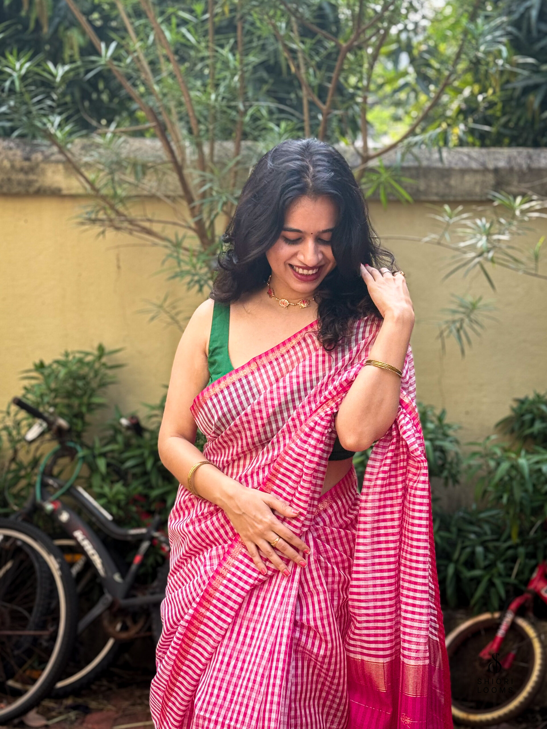 Handwoven Silk Cotton Maheshwari Saree in Pink and White Checks