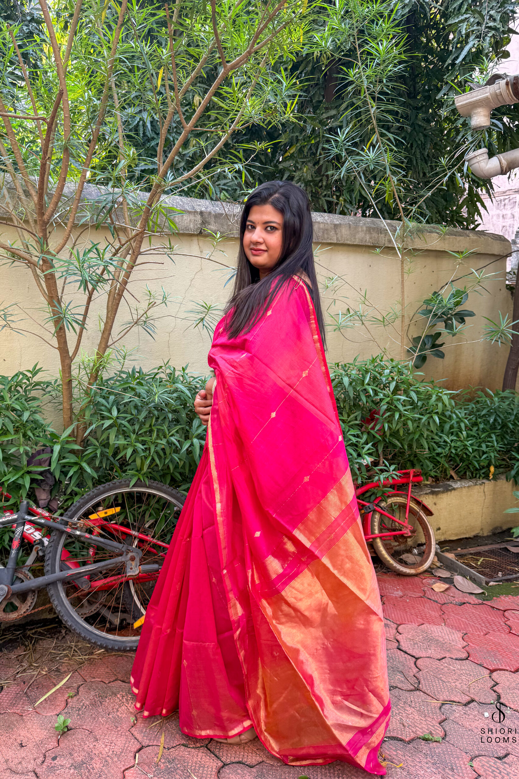 Handwoven Silk Cotton Maheshwari Saree in Shaded Pink