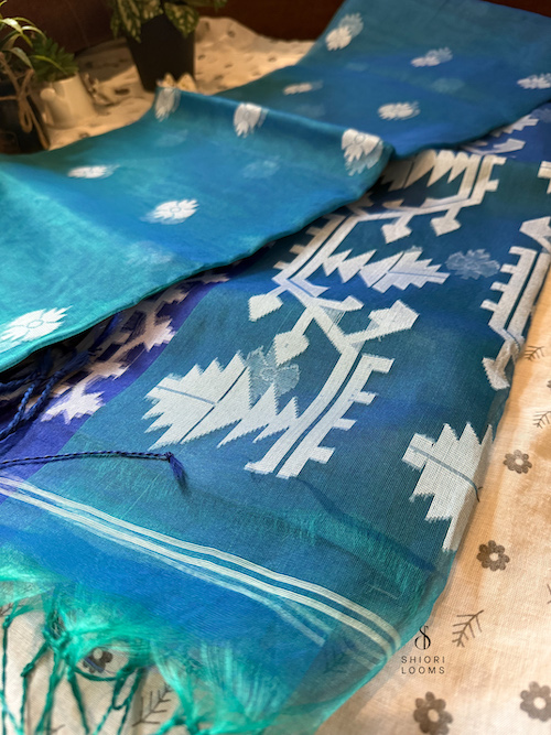 Handwoven Blue Dhakai Jamdani Muslin Saree