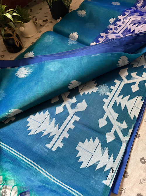 Handwoven Blue Dhakai Jamdani Muslin Saree
